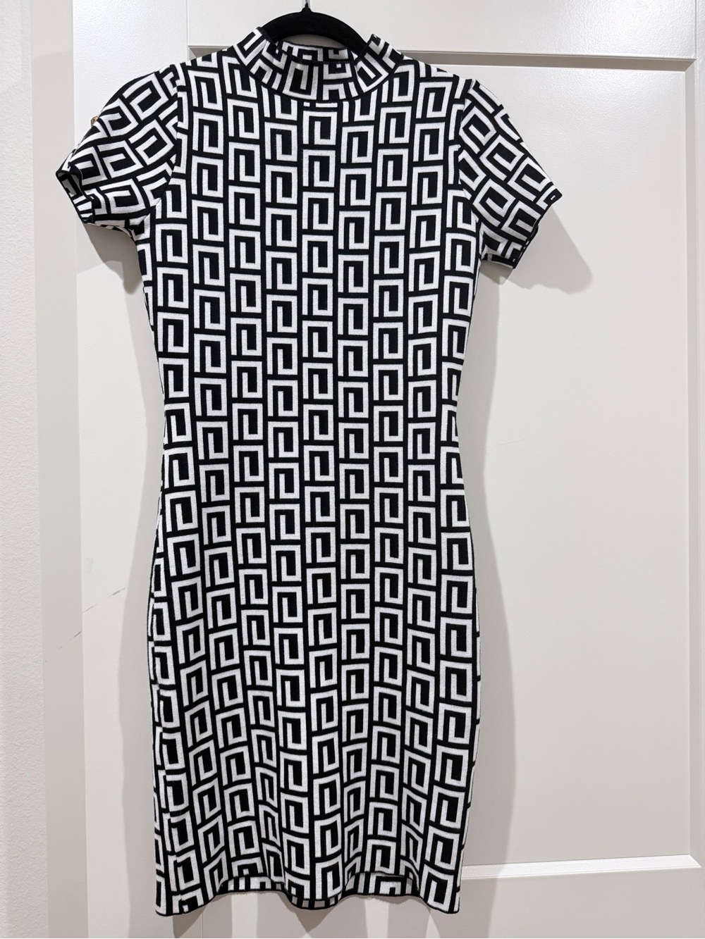 Black & White Geometric Short Sleeve Midi Dress